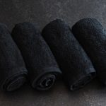 Jak usuwać plamy z czarnych ręczników bez ryzyka odbarwień?