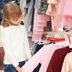 Kolor w kolekcji ubrań — jak nie mnożyć wariantów bez potrzeby?